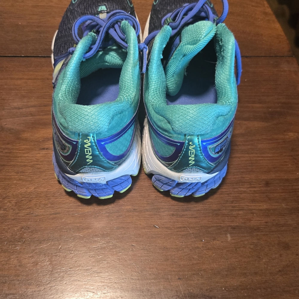 Brooks Ravenna Wonen's Running Shoe - Picture 5 of 10